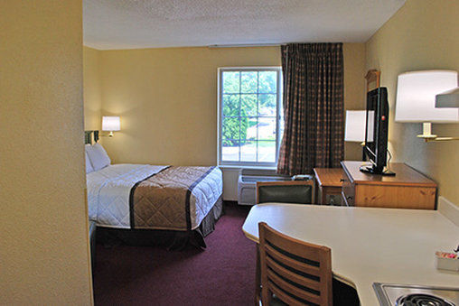 Extended America - St Louis - Westport - 2*